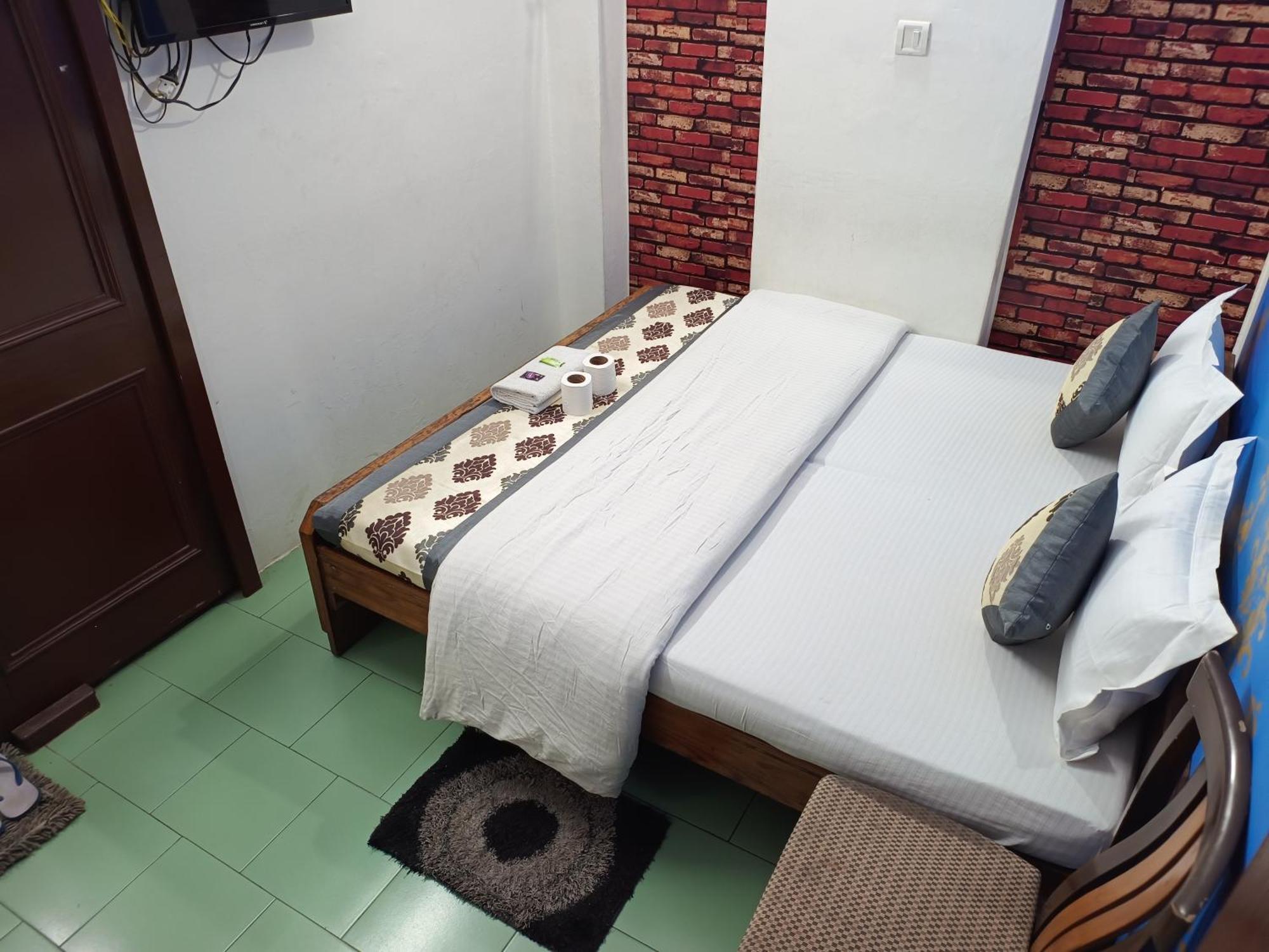 Hotel Majors Den 뉴델리 외부 사진