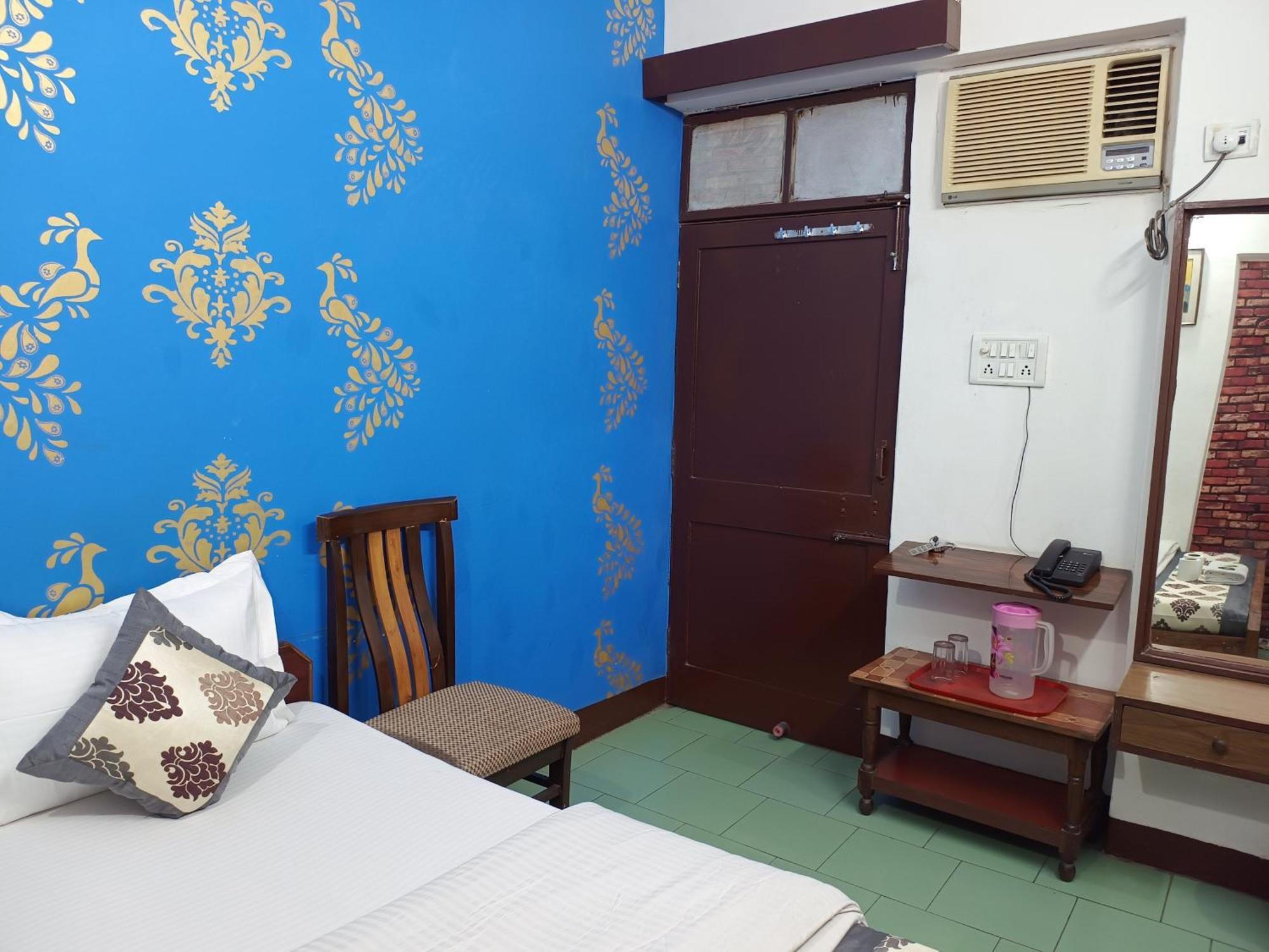 Hotel Majors Den 뉴델리 외부 사진