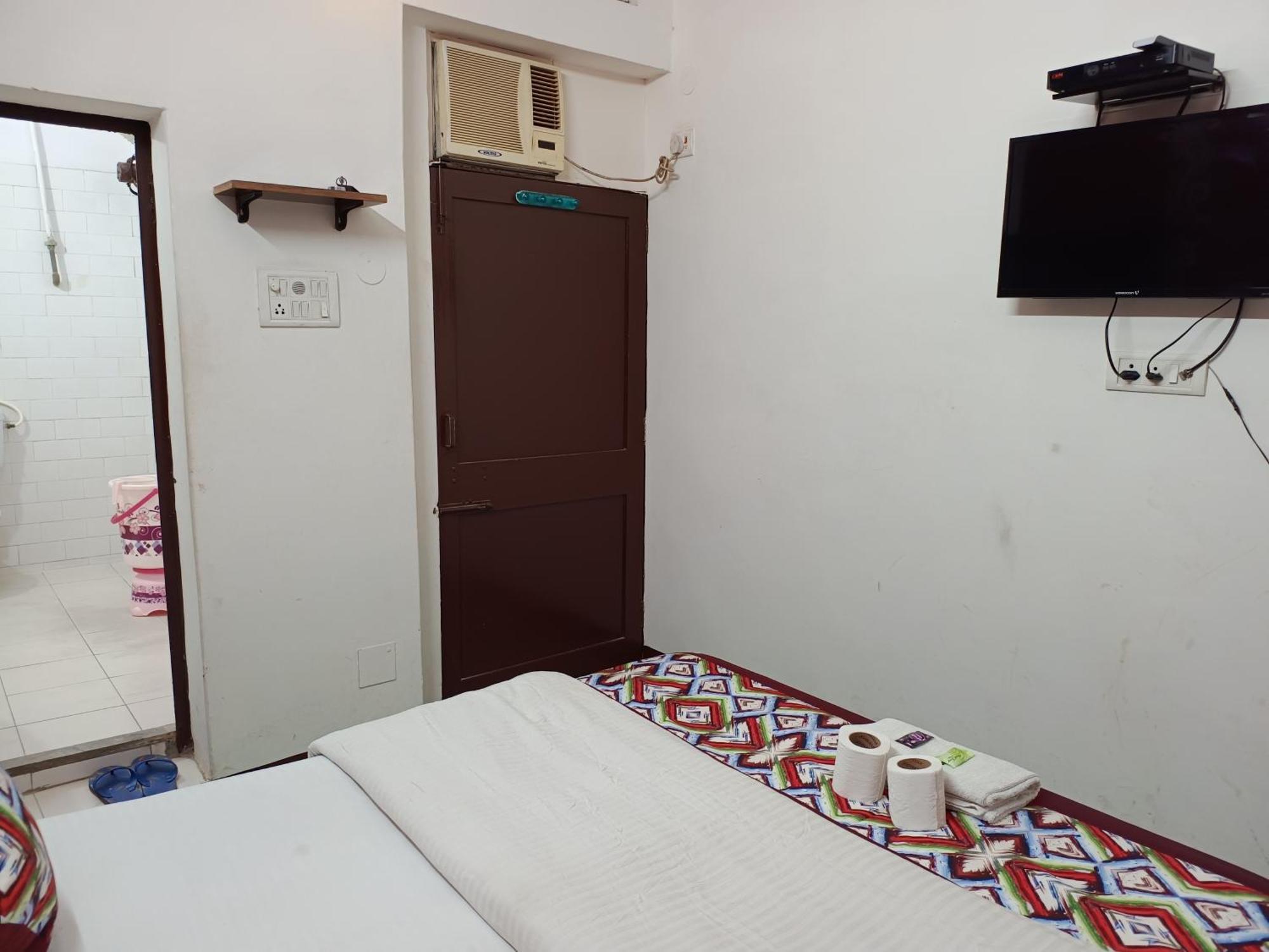 Hotel Majors Den 뉴델리 외부 사진